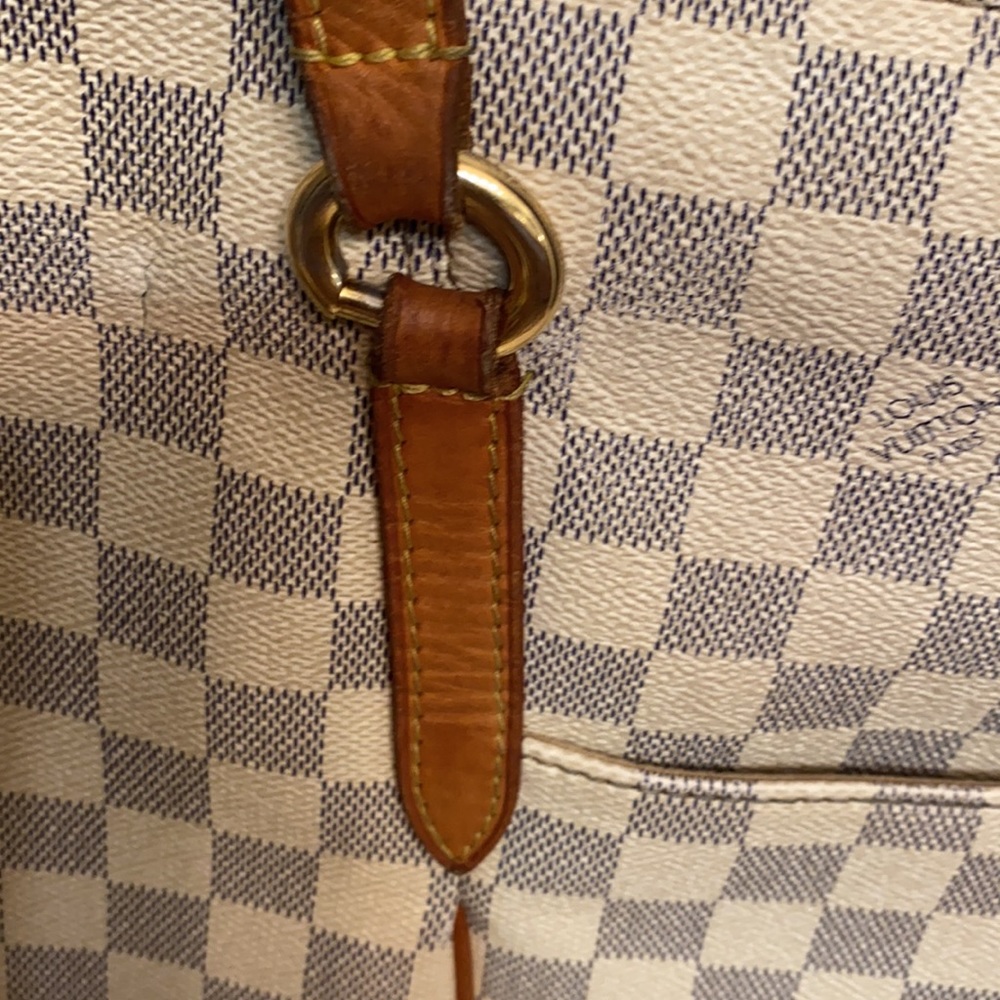 GM totally Louis Vuitton. discontinued model. - Picture 8 of 13